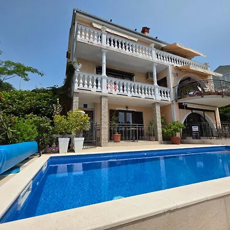 Mit Balkon - Gemeinsamer Pool Und Terrasse By Interhome Appartement
