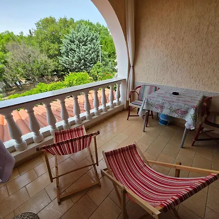 Mit Balkon - Gemeinsamer Pool Und Terrasse By Interhome Appartement