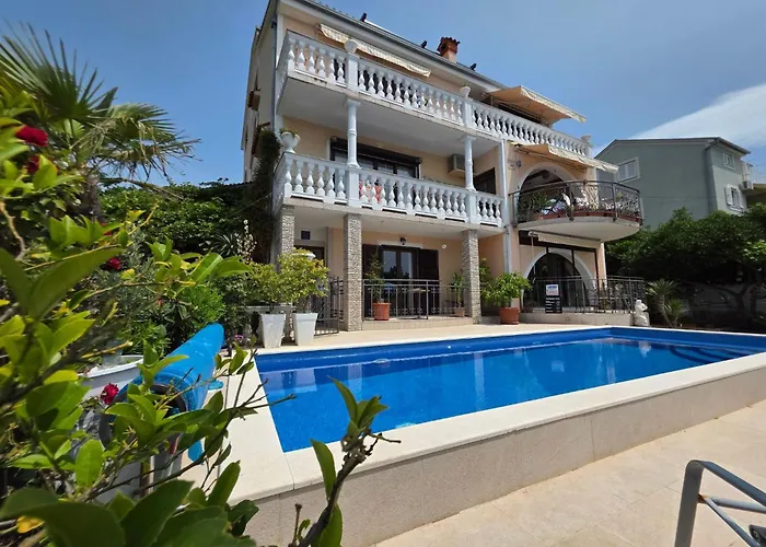 Mit Balkon - Gemeinsamer Pool Und Terrasse By Interhome Appartement