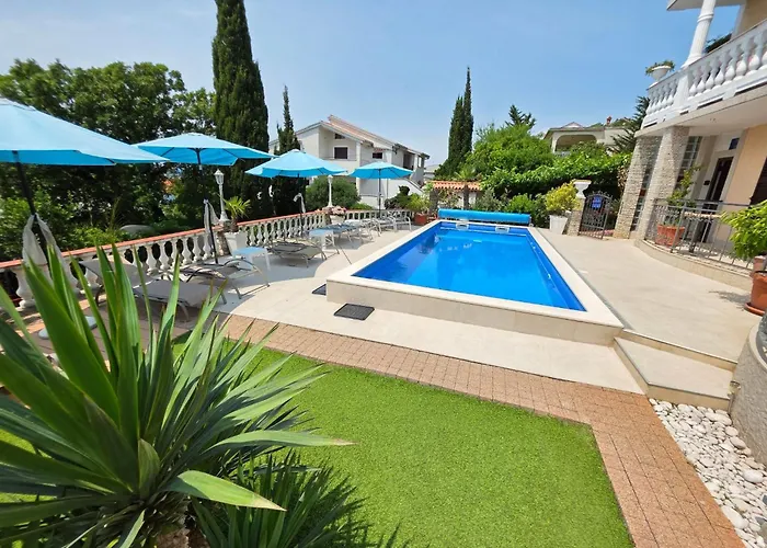 Mit Balkon - Gemeinsamer Pool Und Terrasse By Interhome 诺维·维诺多尔斯基
