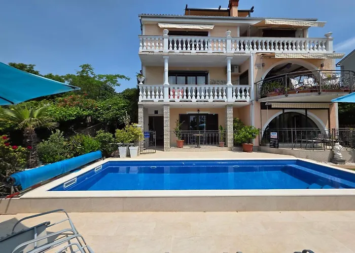公寓 Mit Balkon - Gemeinsamer Pool Und Terrasse By Interhome