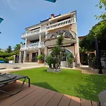 Appartamento Mit Balkon - Gemeinsamer Pool Und Terrasse By Interhome