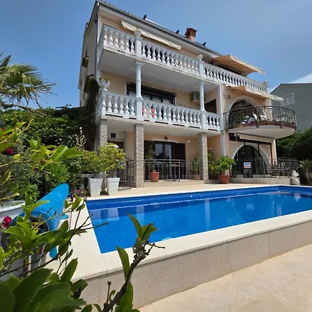 Mit Balkon - Gemeinsamer Pool Und Terrasse By Interhome Lejlighed
