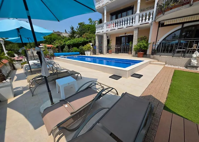 Mit Balkon - Gemeinsamer Pool Und Terrasse By Interhome * Novi Vinodolski